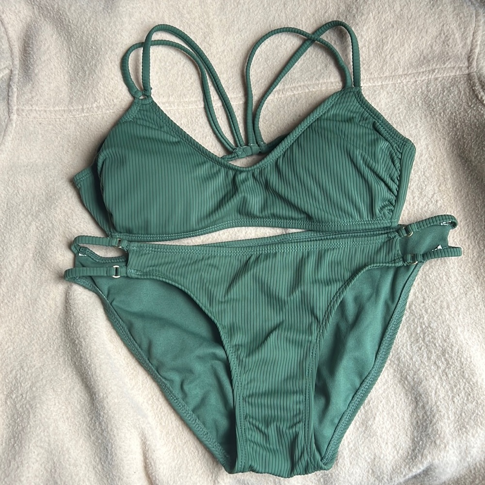 Xhilaration Ribbed Green Bikini Set - scoop SMALL top, w/ MEDIUM bottoms